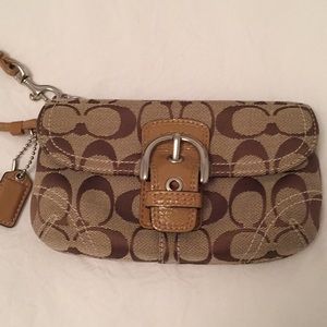 Coach Buckle C Wristlet
